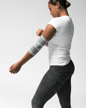 Load image into Gallery viewer, ARYSE Hyperknit Elbow Sleeve- Silver